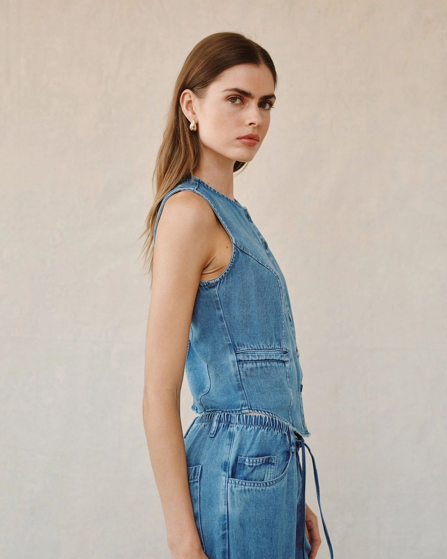 HIGH NECK FITTED VEST Comfortable Cut LightReflectiveTrim