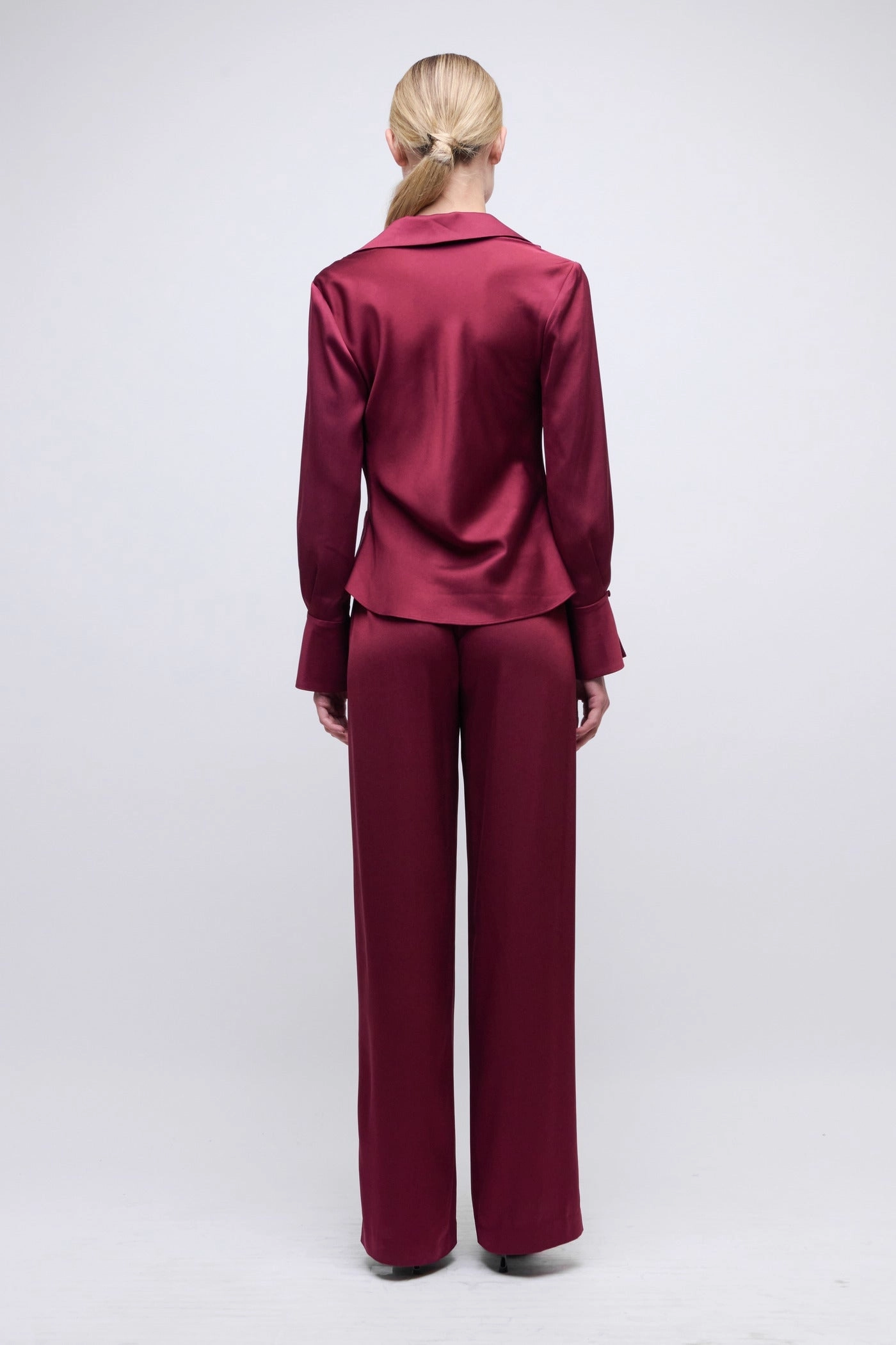 ConvertibleStyle V-neck Shirt Symone Satin Top Cranberry