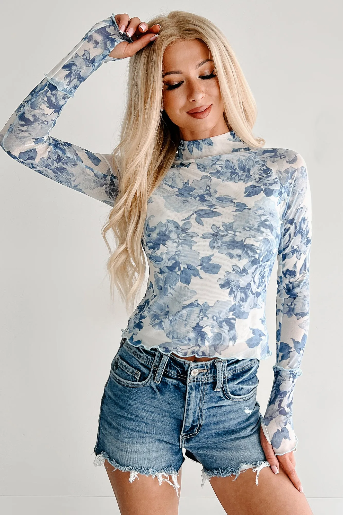 Sweat Absorbent Inner Layer Hooked On You Floral Mesh Long Sleeve Top (White/Blue)
