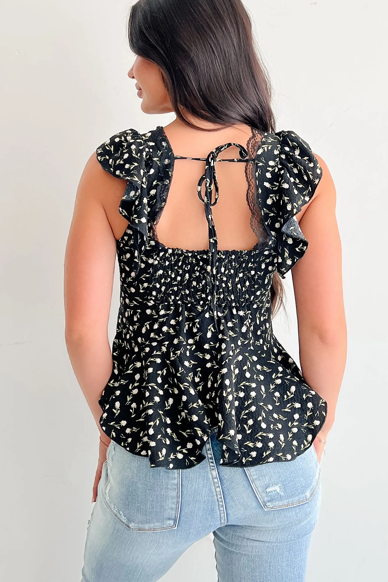 Roll Up Sleeve Design In The Middle Floral Peplum Lace Trim Top (Black)
