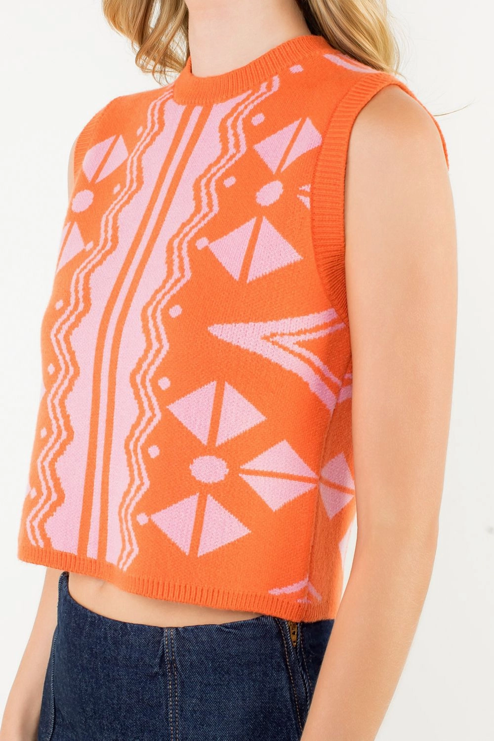 CrossBackDesign Quick Dry Feature SLEEVELESS PATTERN KNIT VEST