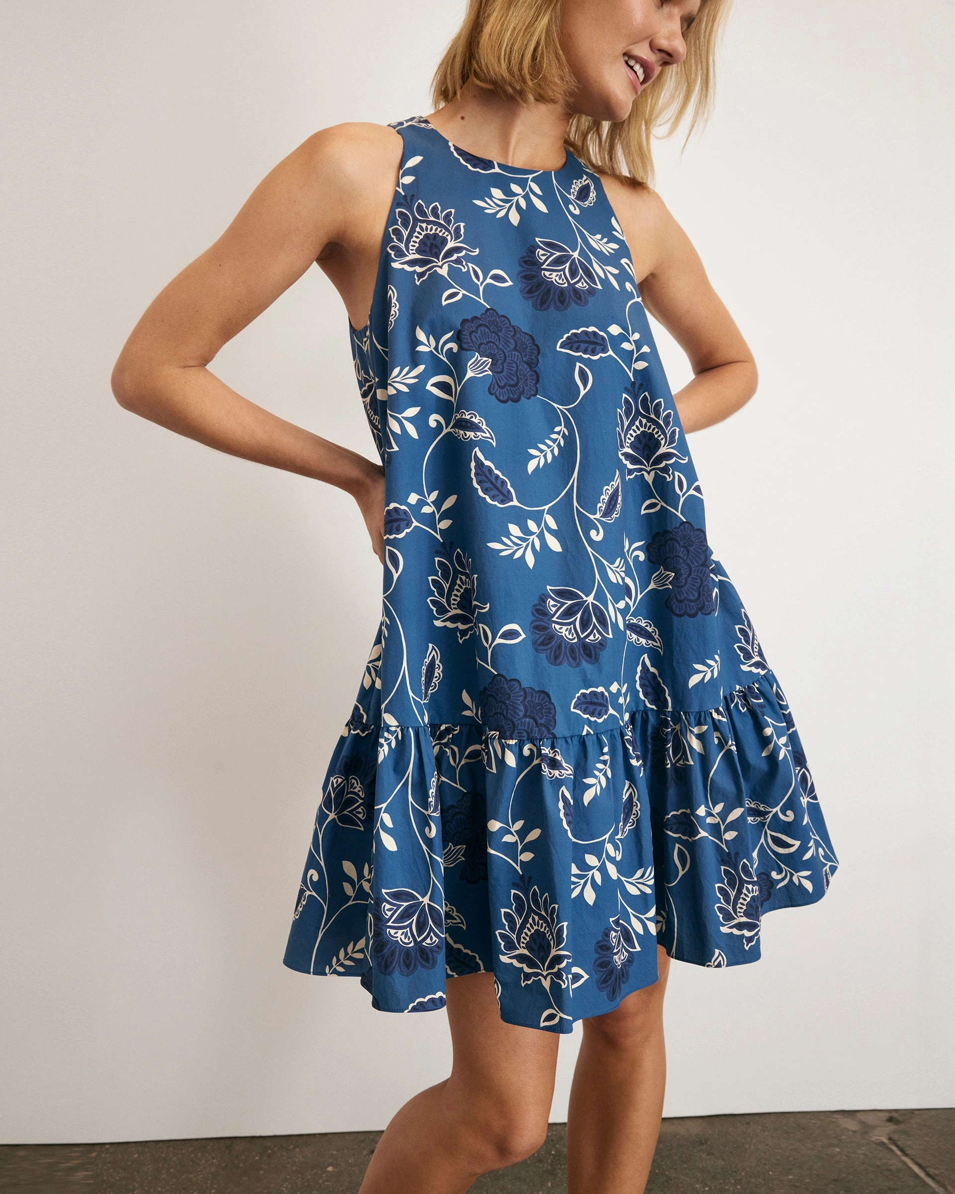Jessie Dress Delicate Edge Slit Detail