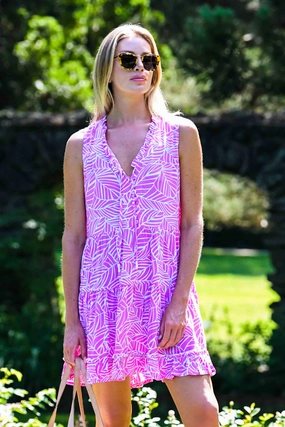 Kaia Dress Short / Magenta Leaf Street Mode summer look