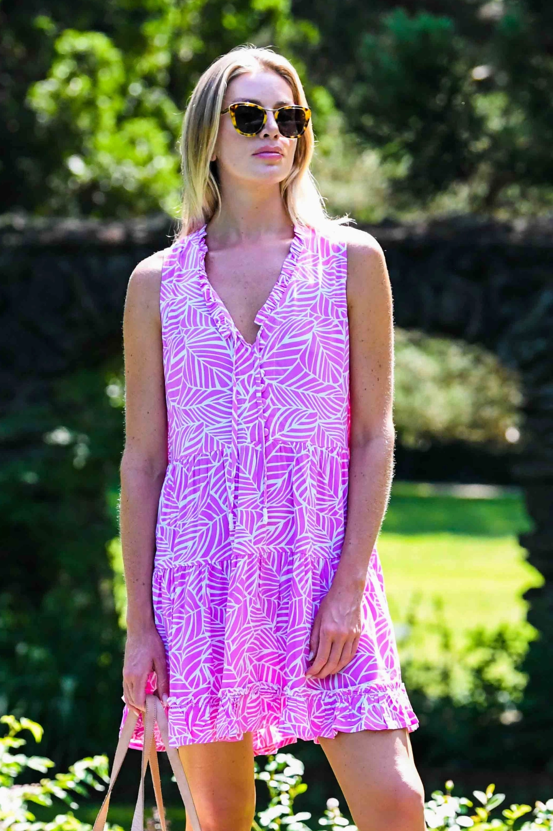 Kaia Dress Short / Magenta Leaf Street Mode summer look
