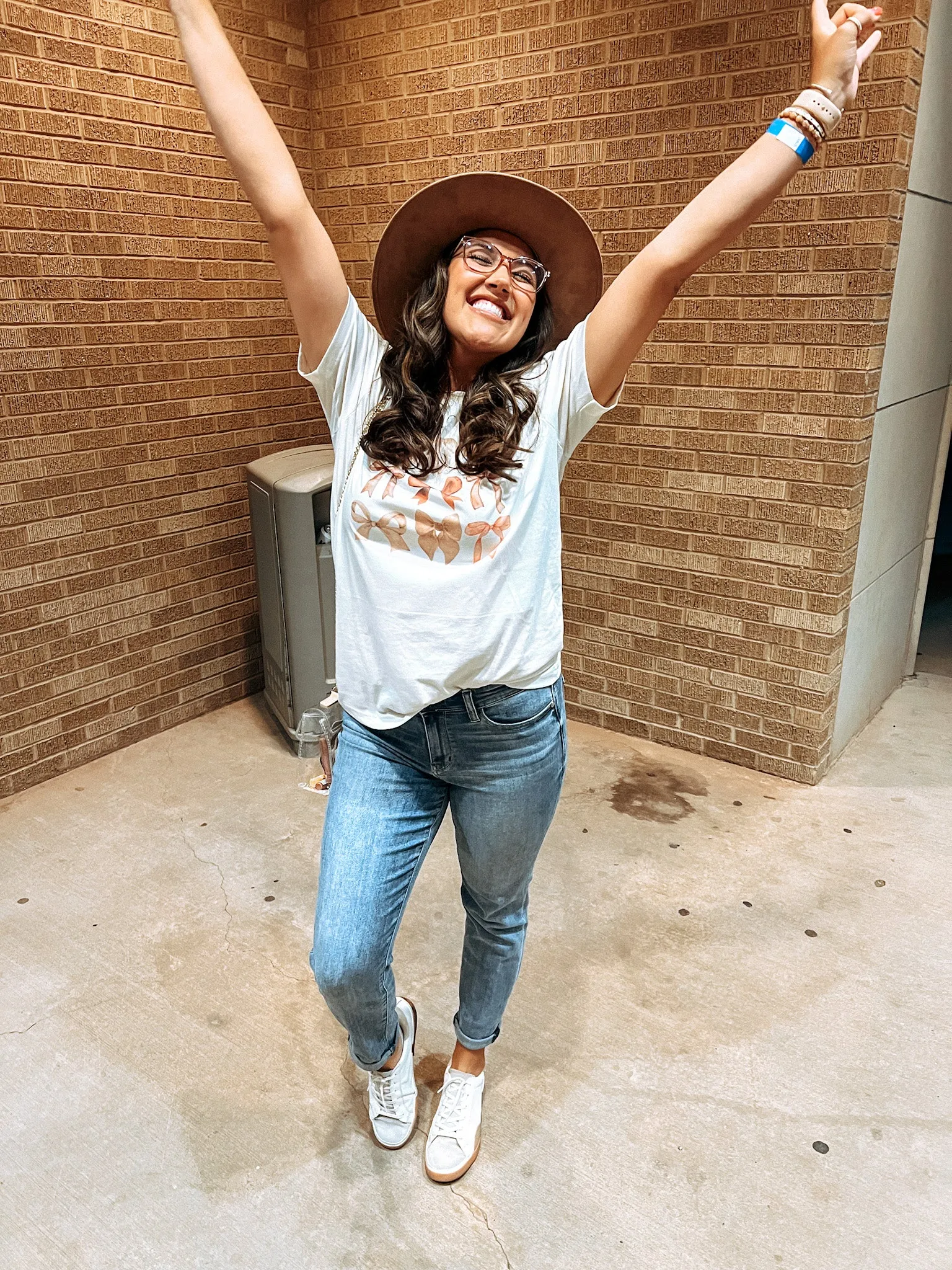 Kane Bow Neutral Tee