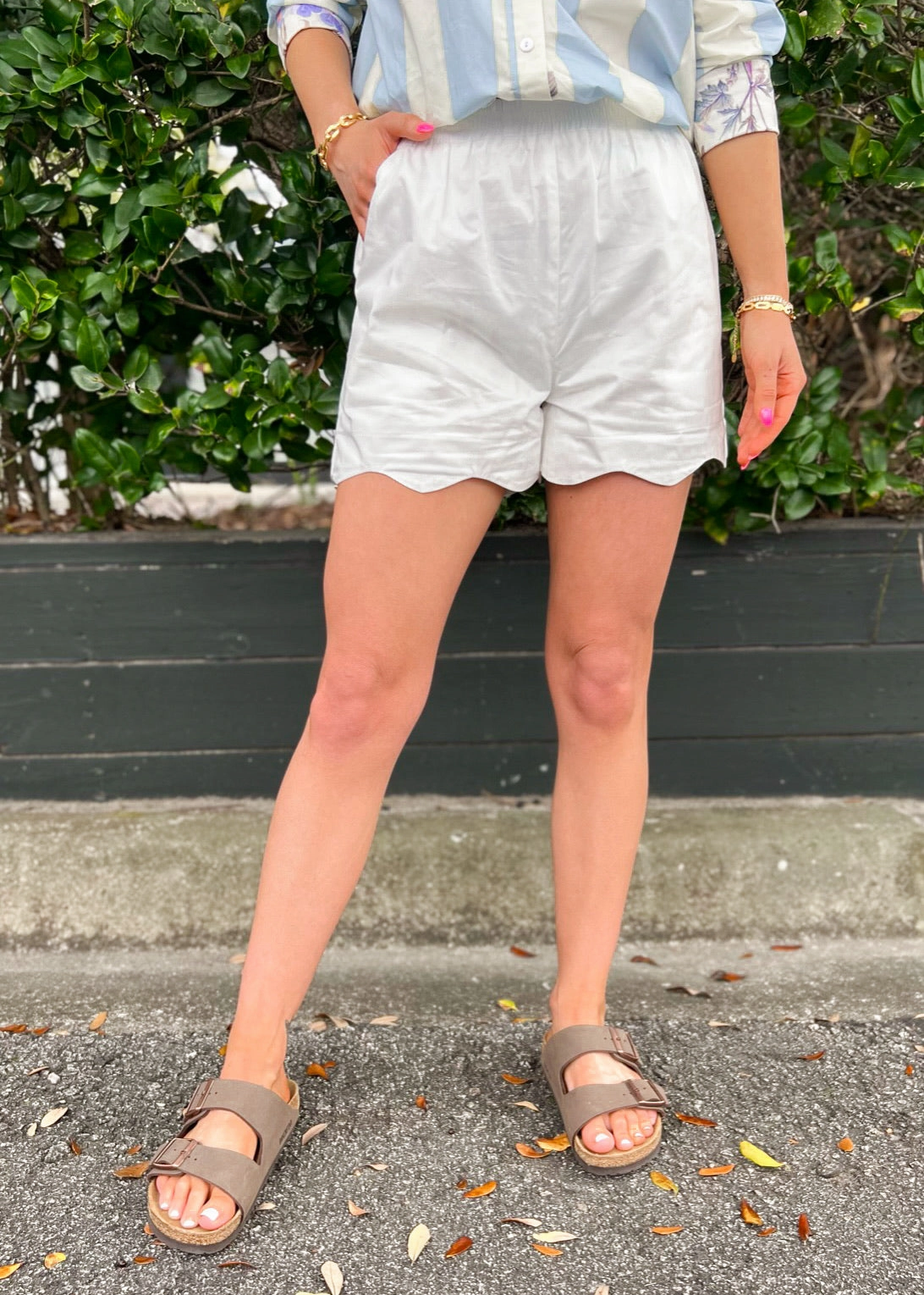 KAYLA WHITE SCALLOPED SHORTS Clean Mood Smart Casual