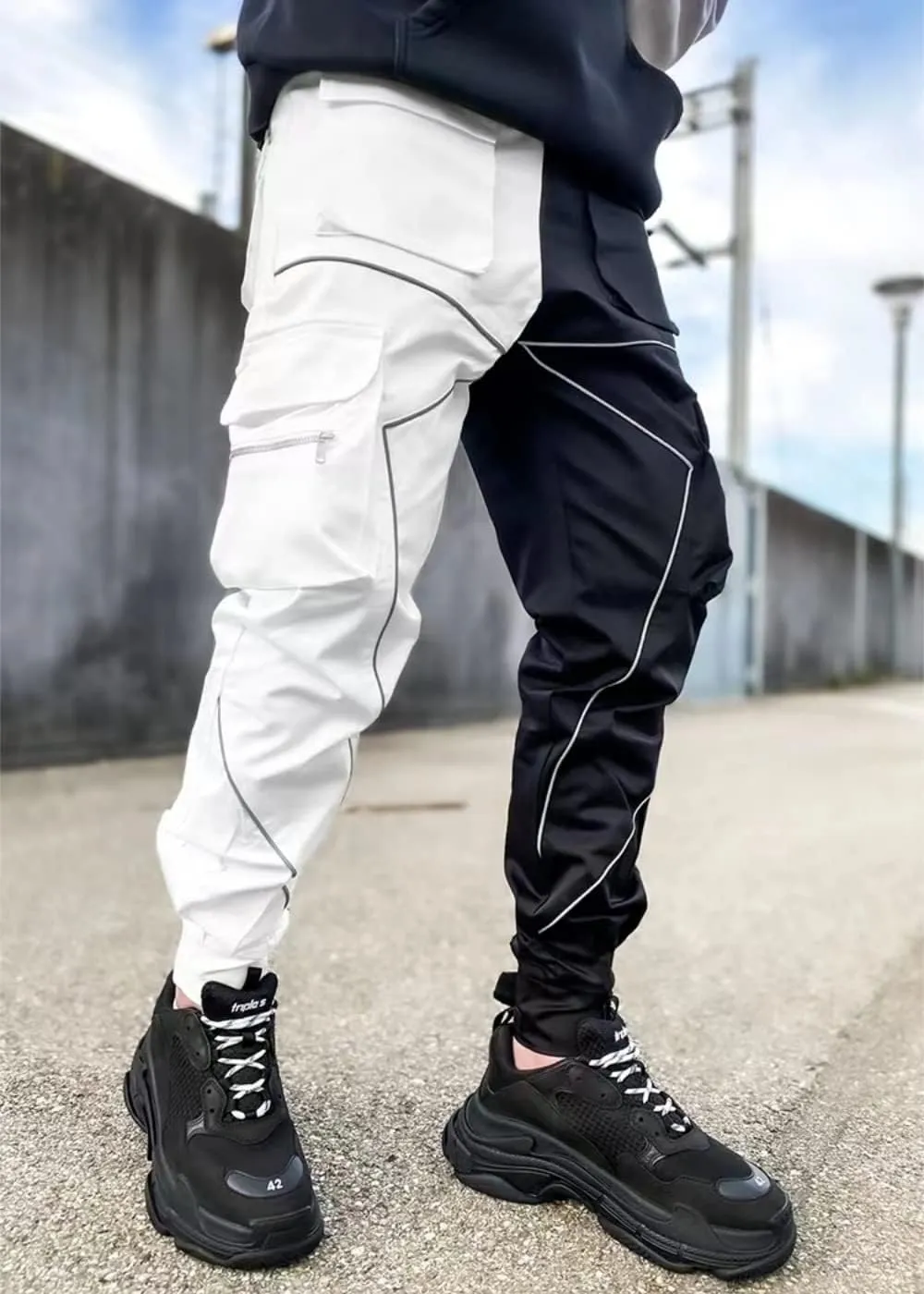 KCLOT Men's Techwear Cargo Pants Fashion Multi-Pocket Reflective Jogger Sweatpants