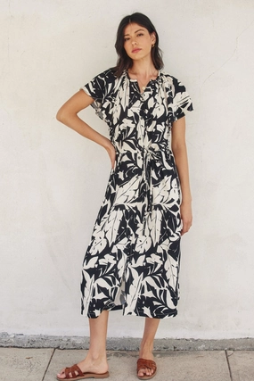 Casual Pick effortless grace LACEY PRINT MIDI DRESS