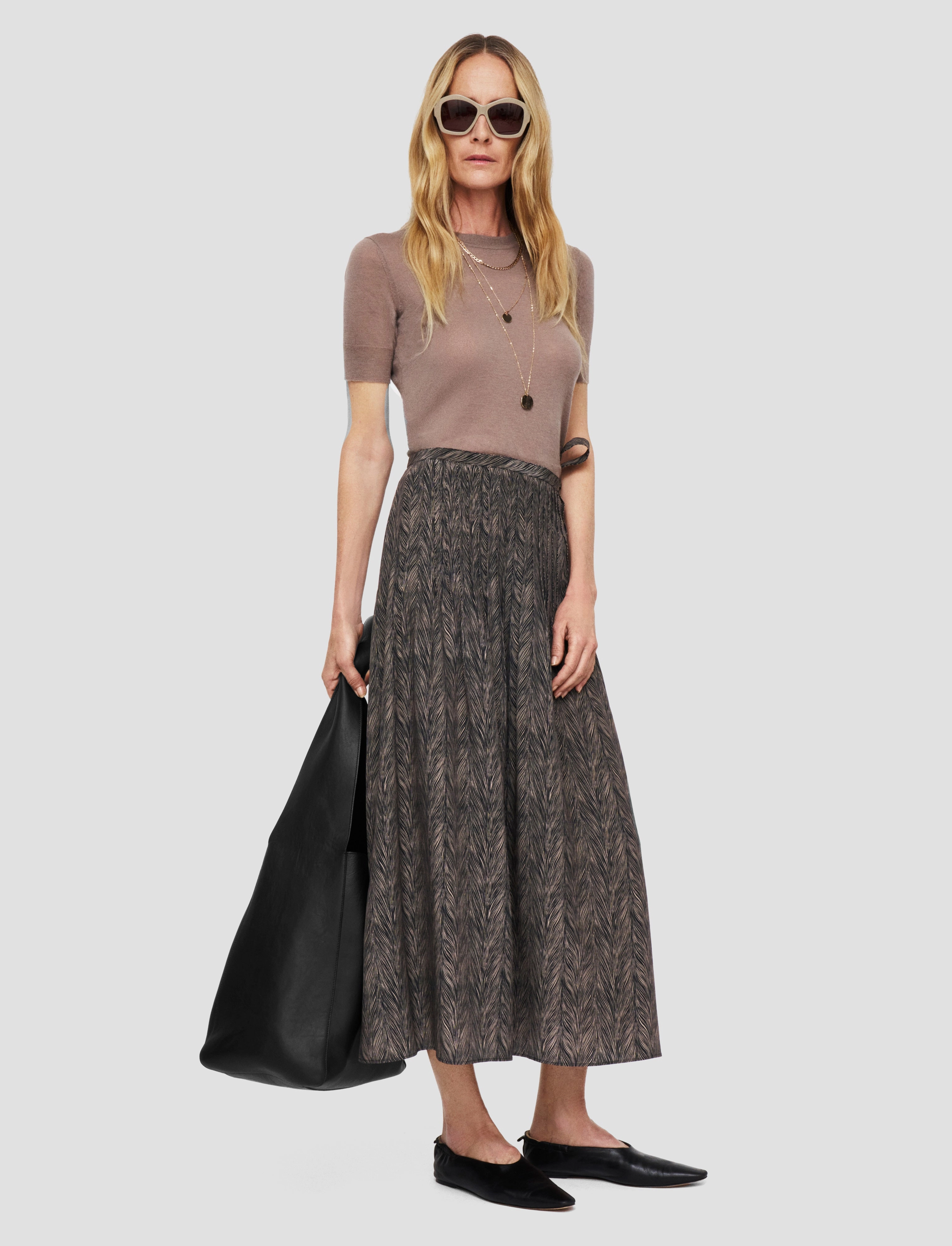 Sleek Comfort Chic Look Lavy Crepe de Chine Print Silk Skirt