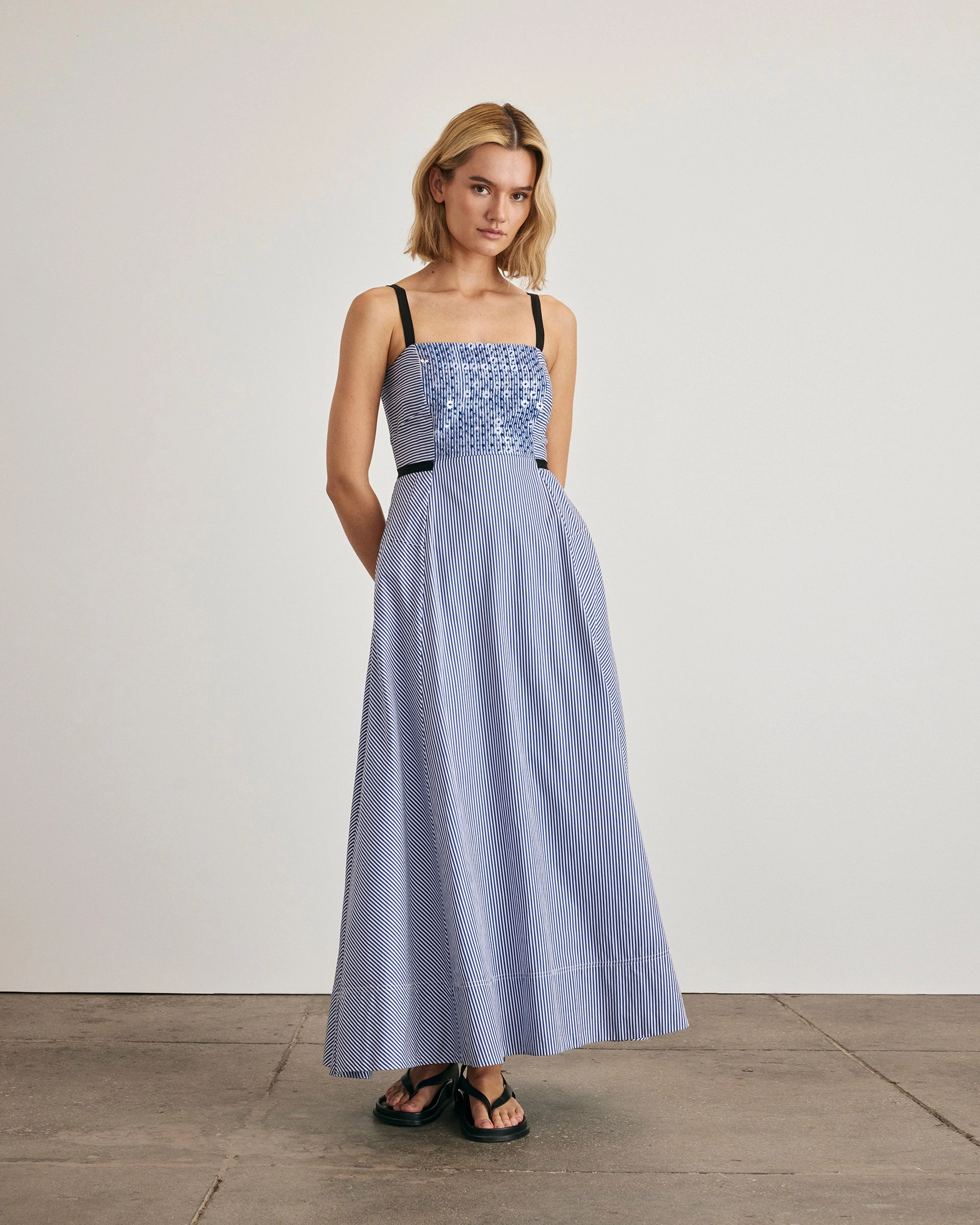 Tavira Dress Chic Fit Light Wear