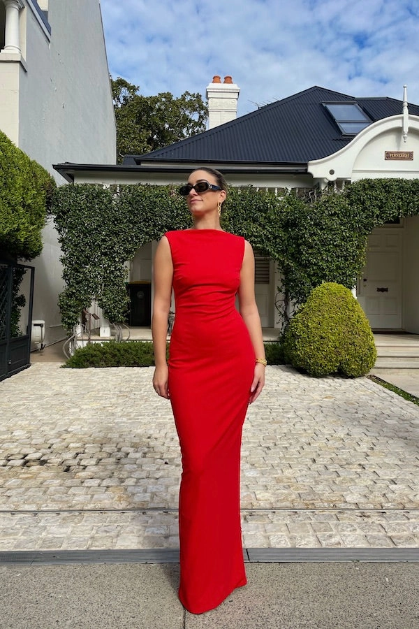 Modern Fit Verona Gown Red