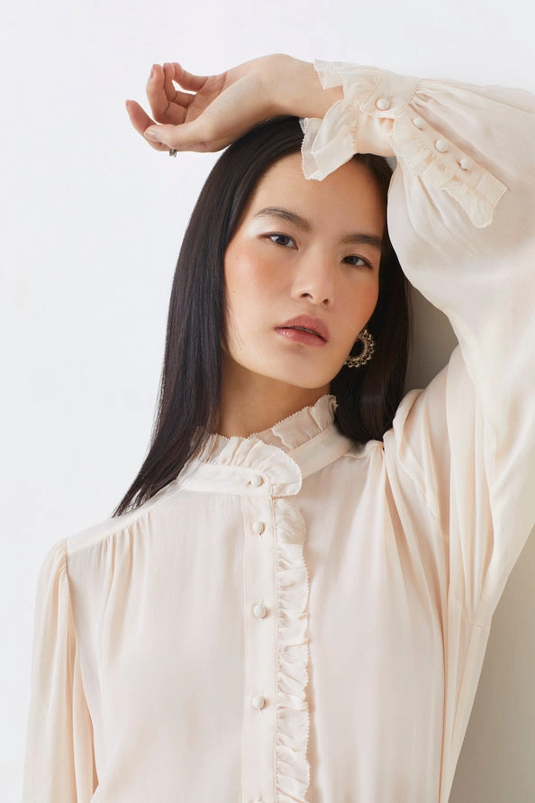 LEONOR SHIRT Curved Hemline Durable Reinforced Shoulders