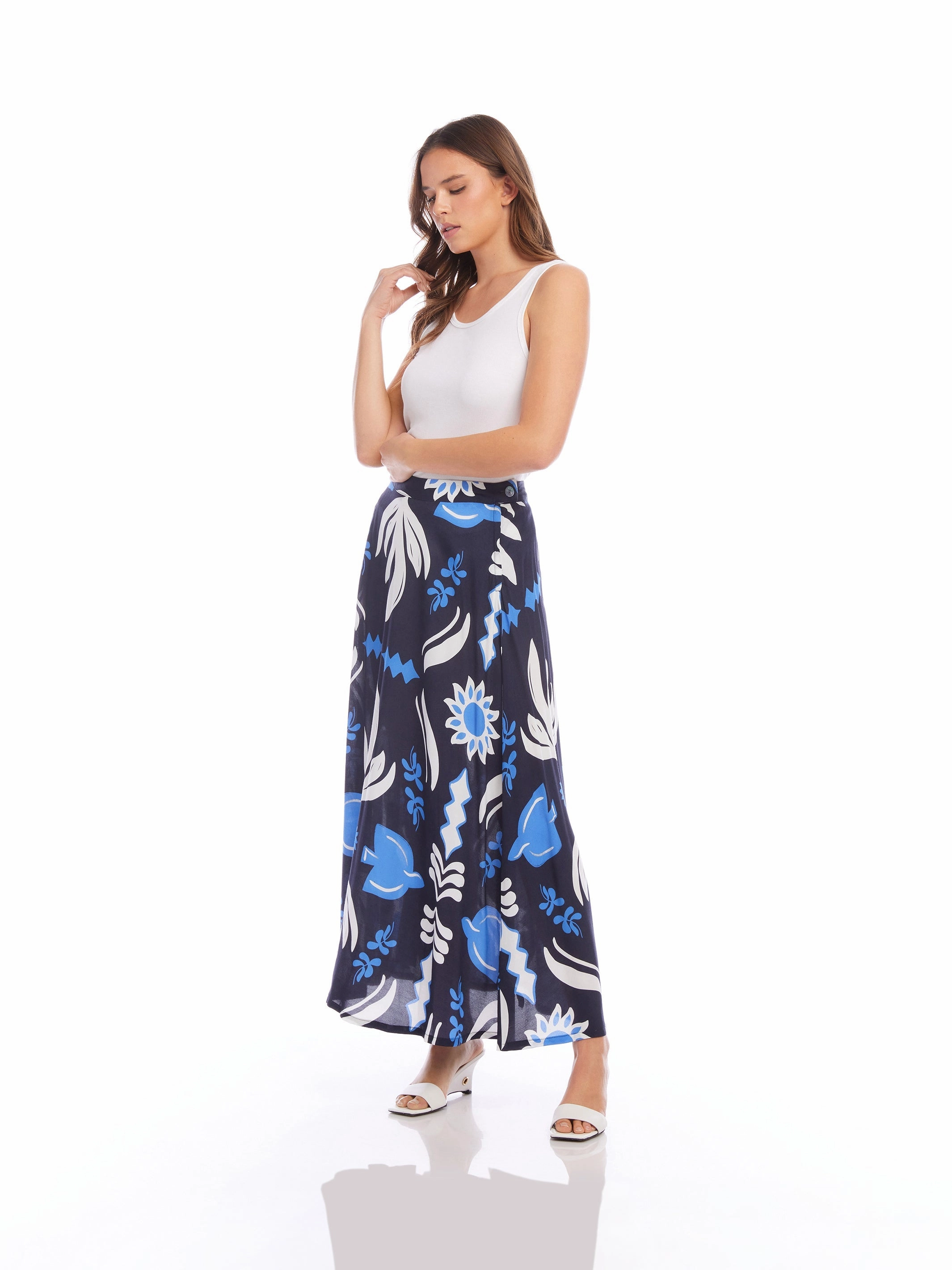 ruffle trim Non Restrictive Lexi Skirt in Navy Print