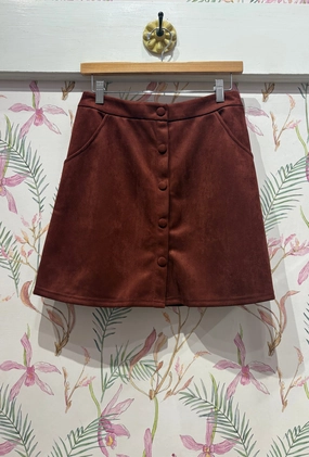 Structured silhouette Little Lies Ali Skirt in Wine
