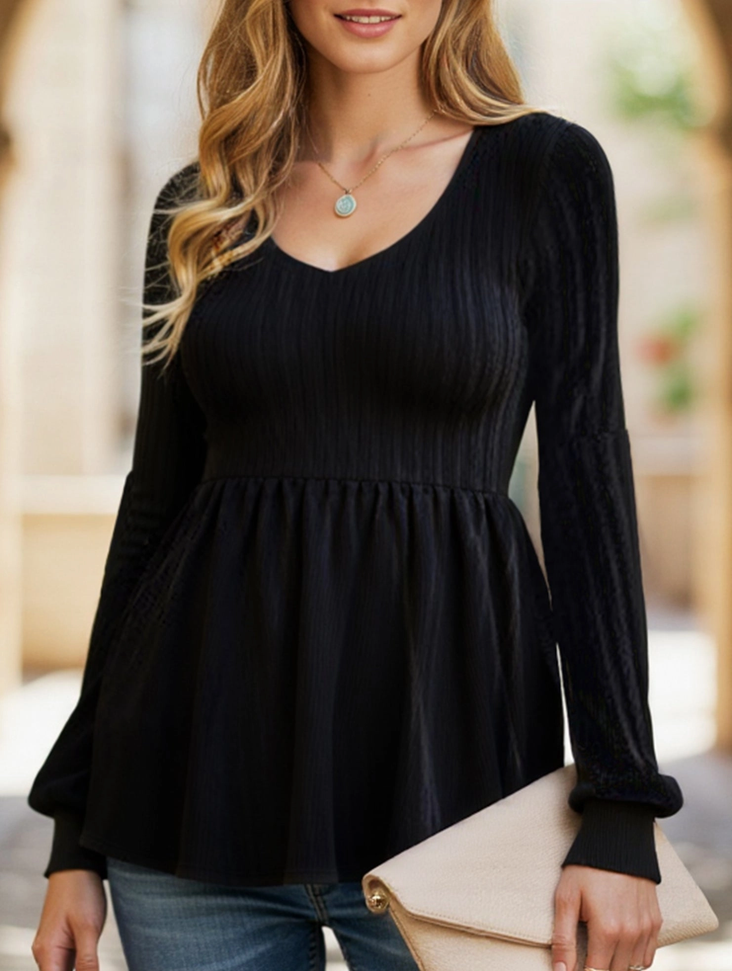 Lightweight Layering Option Relaxed Look Loose and slim round neck oversized T-shirt