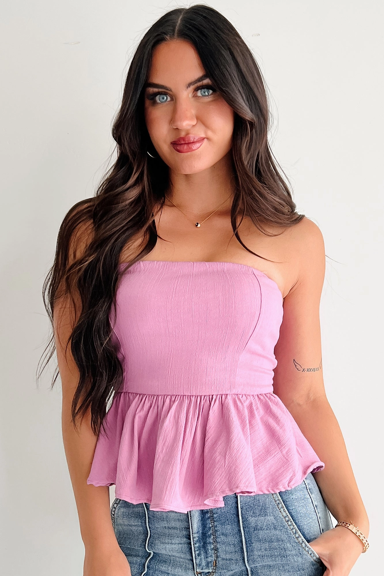 Gracefully Blooming Strapless Ruffle Hem Top (Light Orchid) Anti Static Cloth Blend