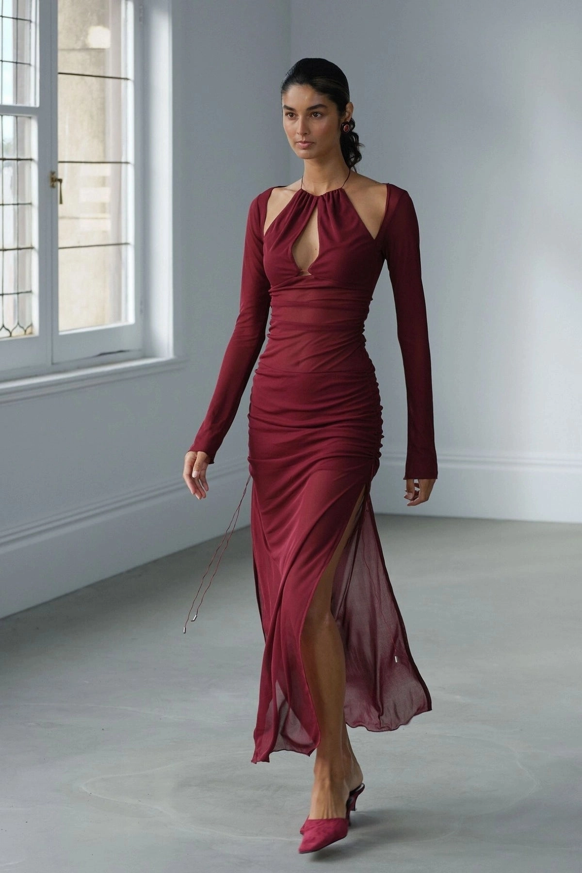 Outfit Core Relaxed Fit Look Ari Cutaway Dress Berry