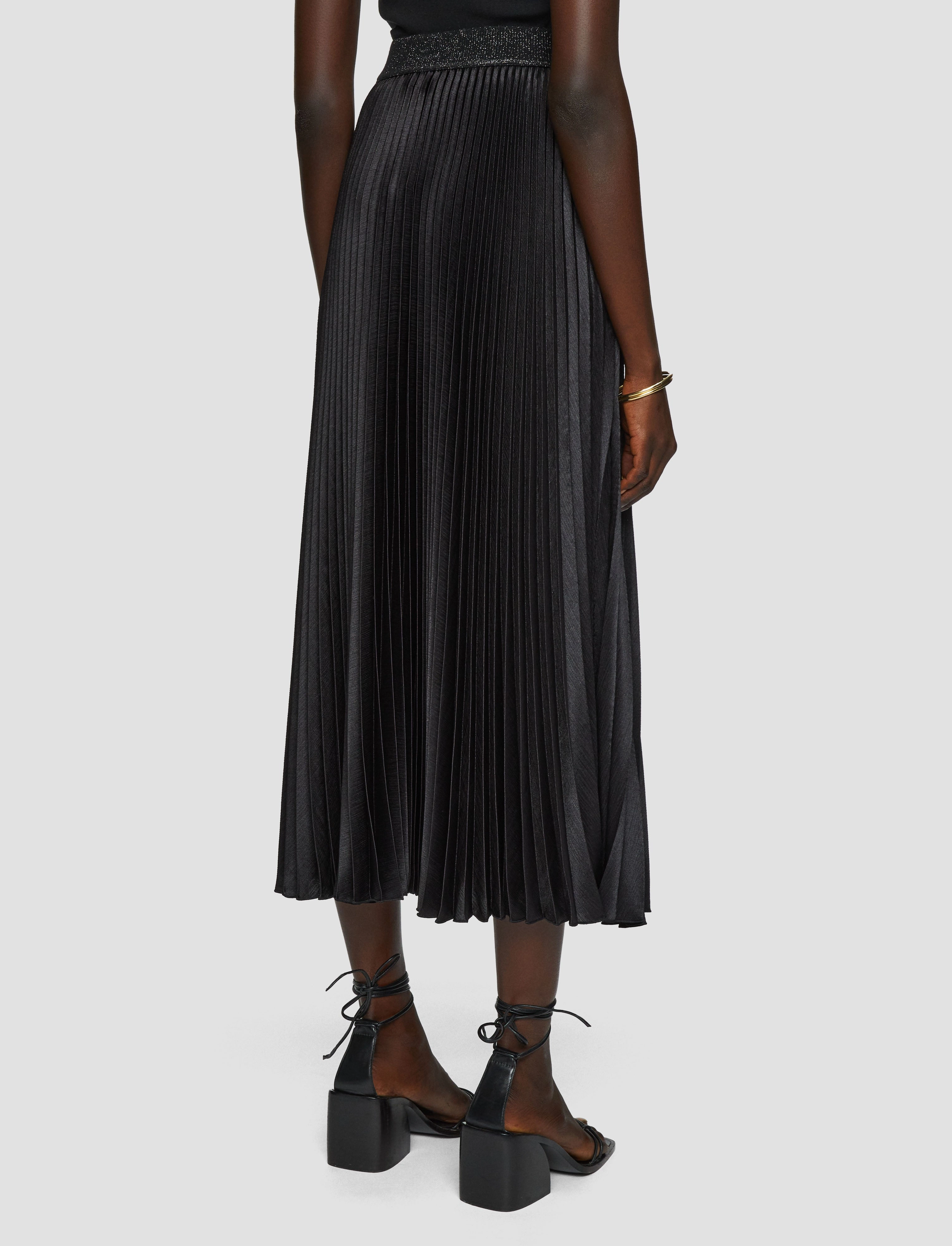 Global Inspiration Amelie Pleated Lurex Skirt