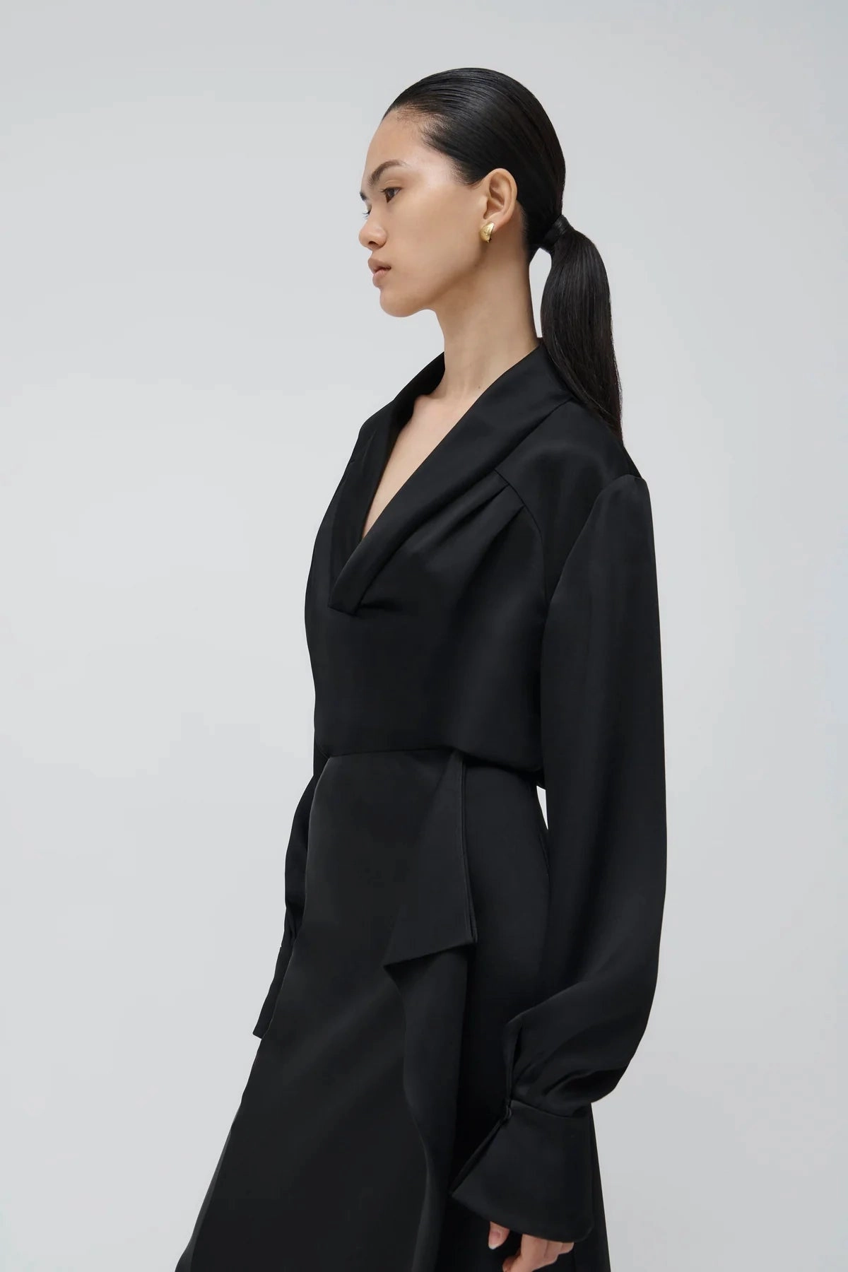 Maisey Long Sleeve V-Neck Blouse Black Tubular Body Construction