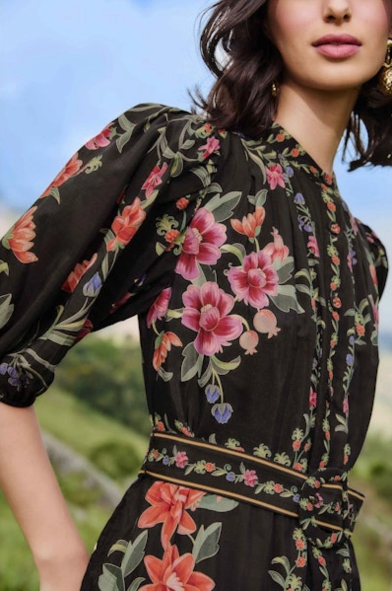 Smooth Shape Belle Garden Black Mini Dress