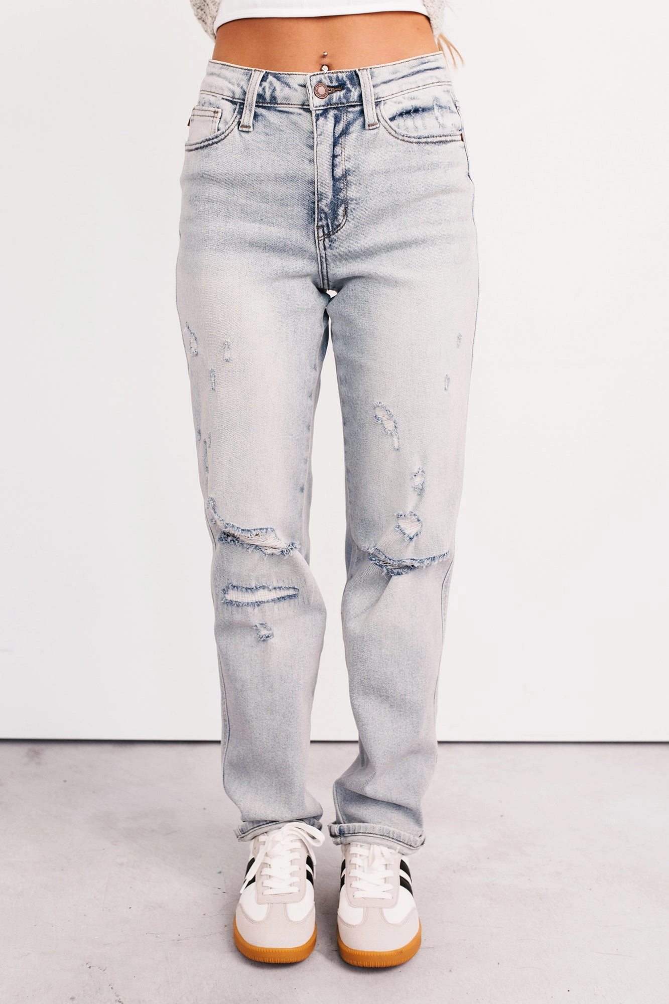FrictionResistantEdging Meadow Mid Rise Judy Blue Boyfriend Jeans (Light)