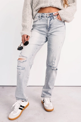 Sport Friendly Stylish Cut Meadow Mid Rise Judy Blue Boyfriend Jeans (Light)