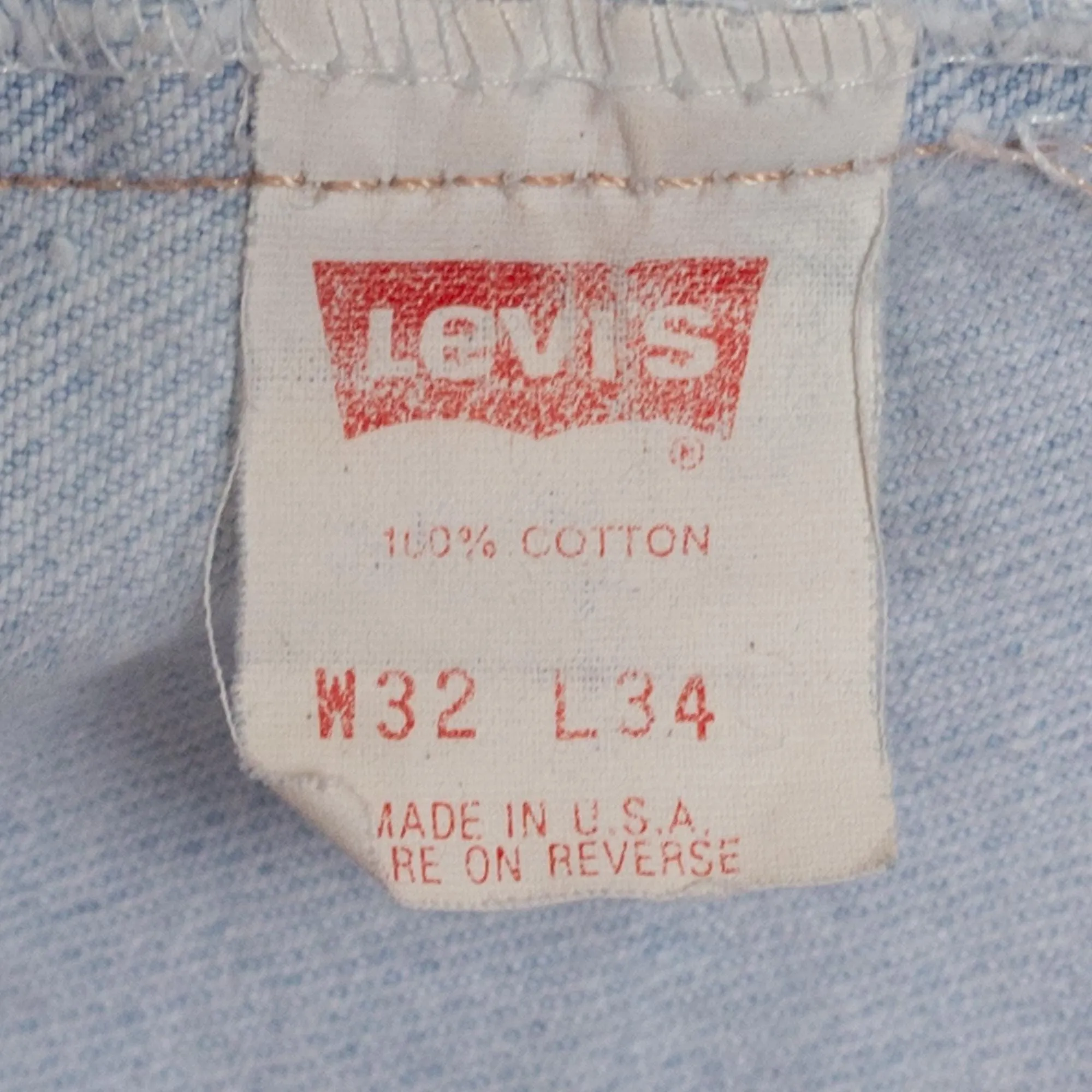 Med-Lrg 90s Levis 505 Cut Off Jean Shorts 31"