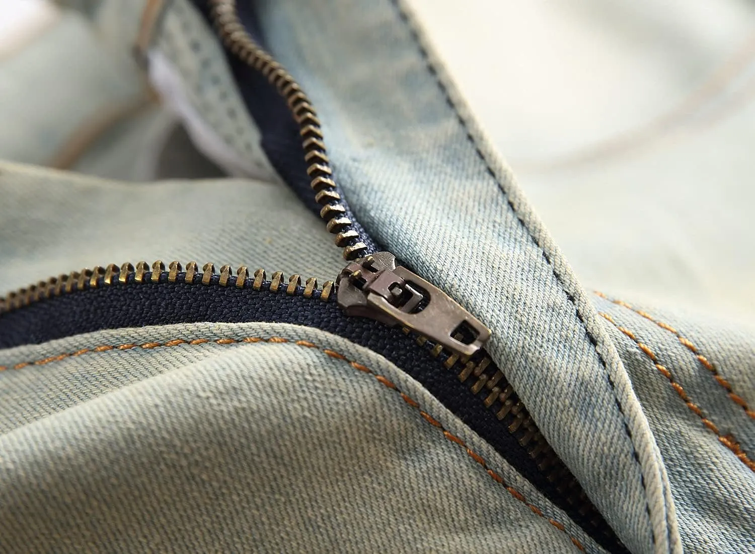 Men's Ripped Distressed Denim Shorts Wrinkle Moto Denim Shorts Zipper Pants Slim Fit Shorts with Pockets