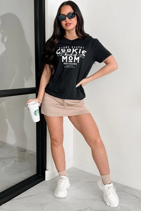 Relaxed Tank "Store Bought Cookie Kind Of Mom" Graphic T-Shirt (Black)