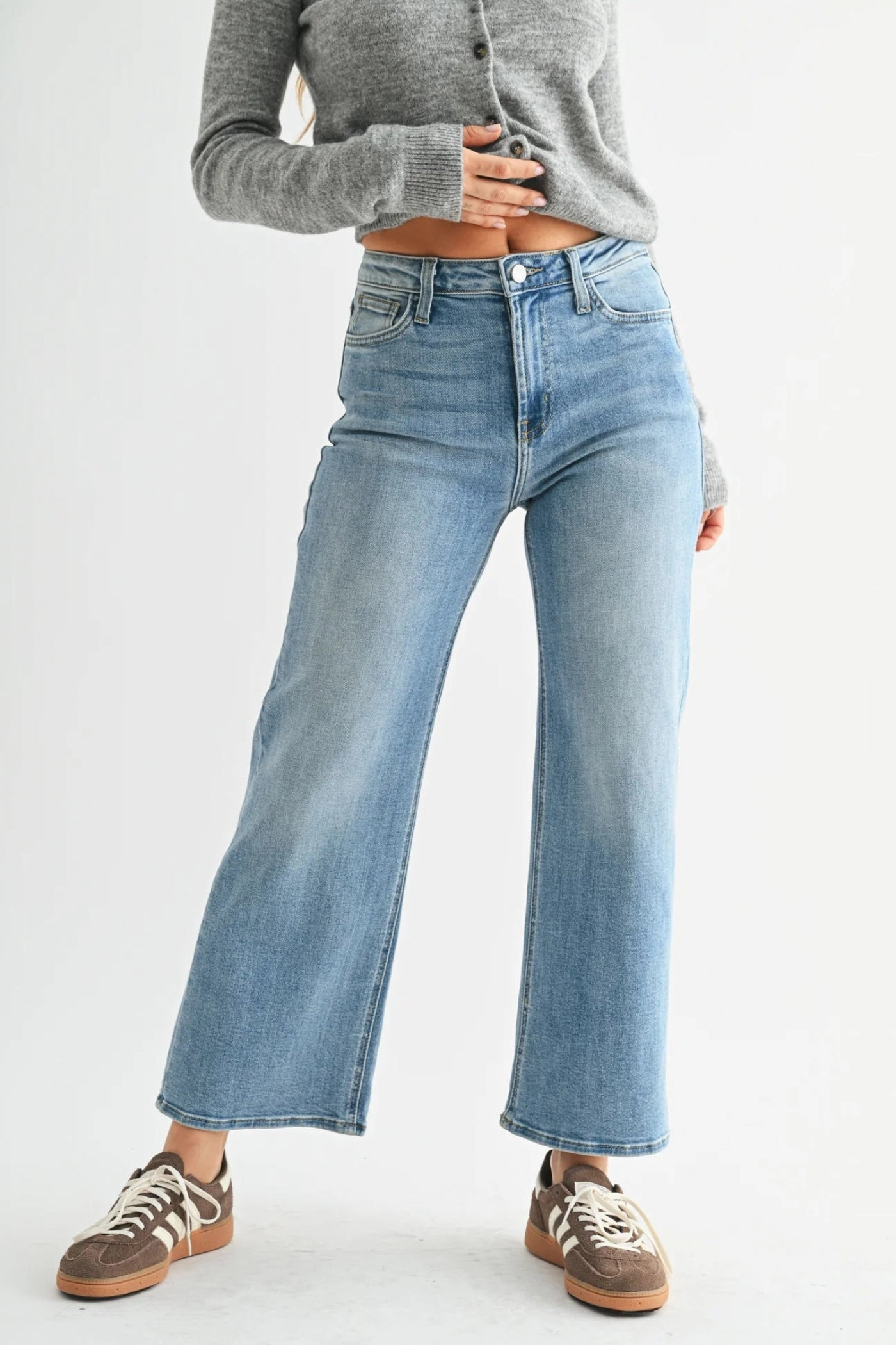 Family Style Minimalist Style Date Night Outdoor Enthusiast Sunny Vibes Teen Outfit MONICA WIDE LEG JEANS