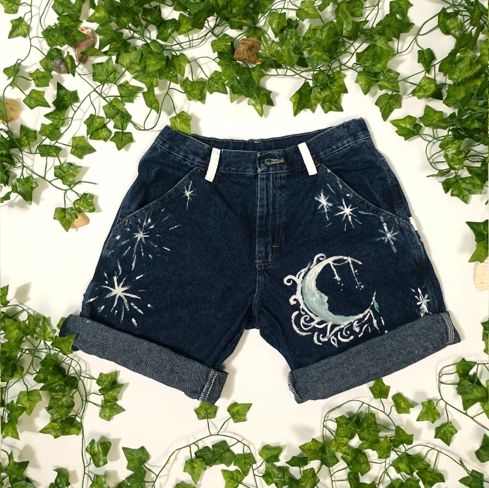 Moon Shorts