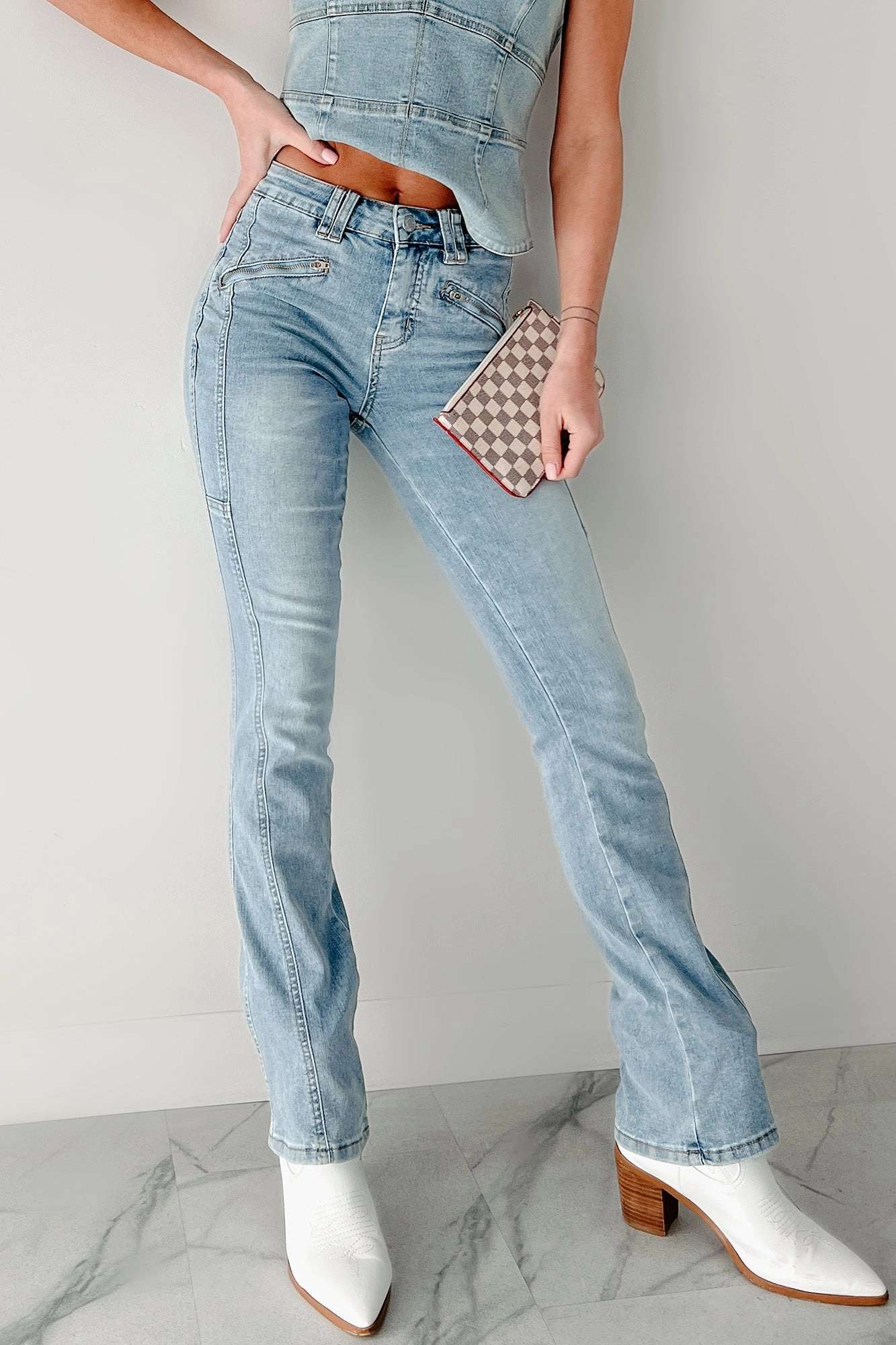 Morley High Rise Almost Famous Bootcut Jeans (Light) Perfect Fit Comfortable Layering