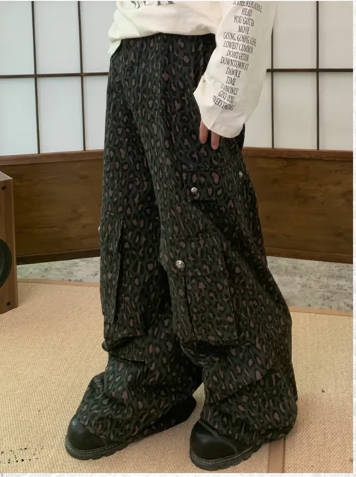 Multi-pocket wide-leg cargo pants
