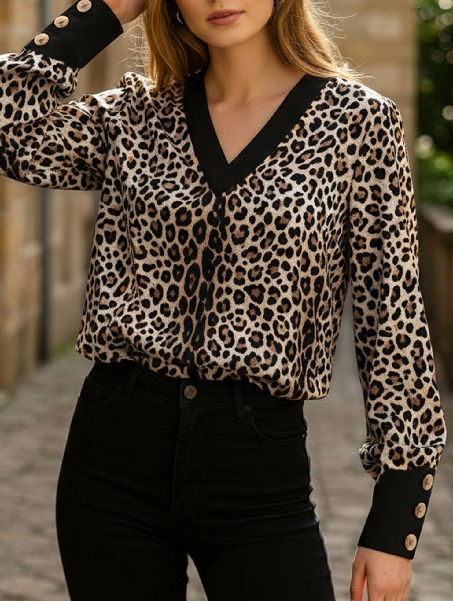 New leopard print long-sleeved V-neck top Cool and Breezy