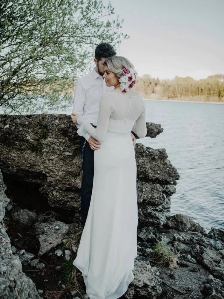 Niamh Corazon / Preorder / A line Bridal Gown with a crisscrossing bodice / Paris