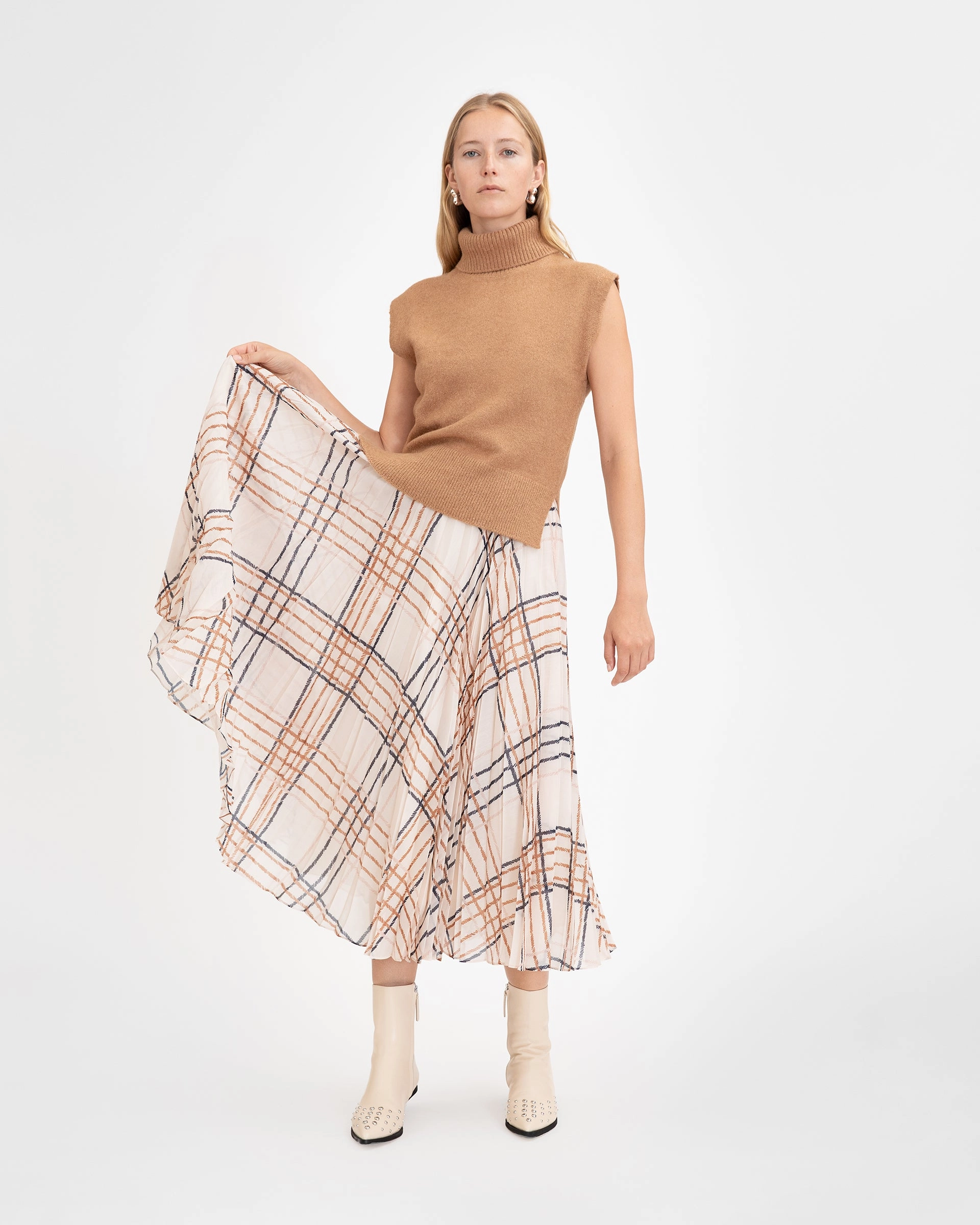 Angelica Skirt Classic Cut Hip Friendly Pockets