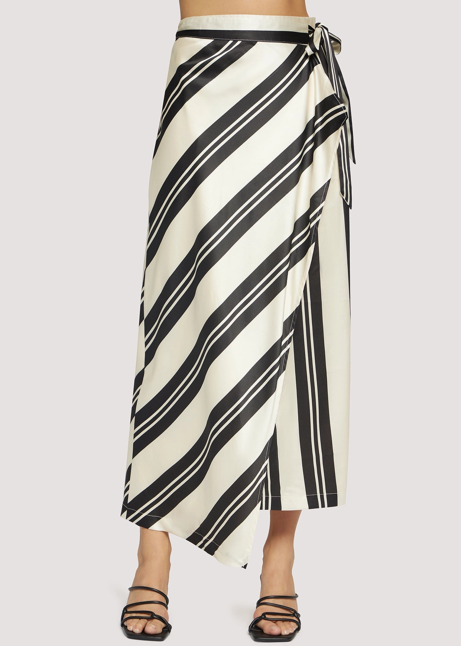 Relaxed Vibe Palermo Maxi Skirt in Cream/Black