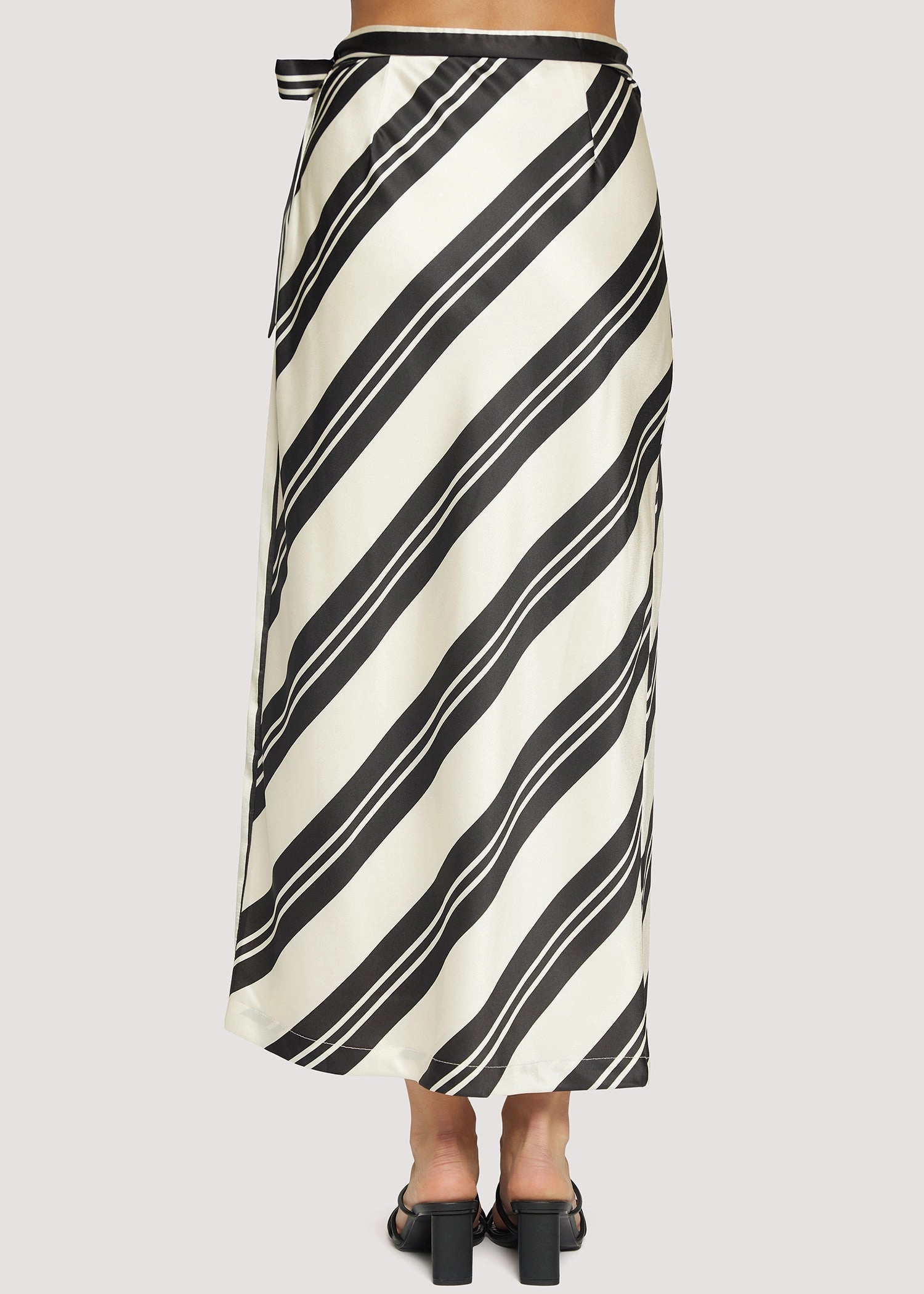 Palermo Maxi Skirt in Cream/Black Weekend Favorite