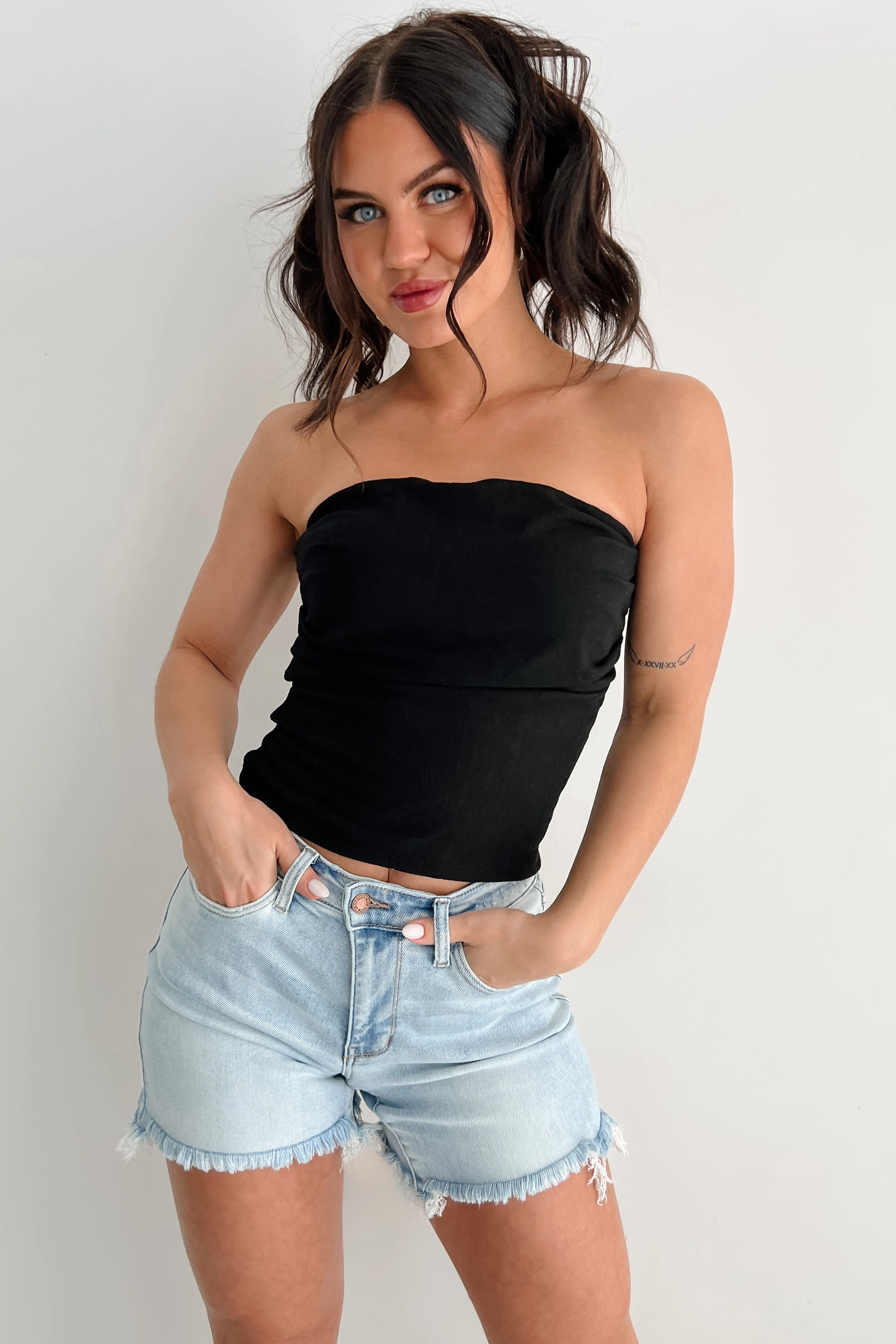 Peaceful Heart Linen Tube Top (Black) Flexible Shoulder Gusset