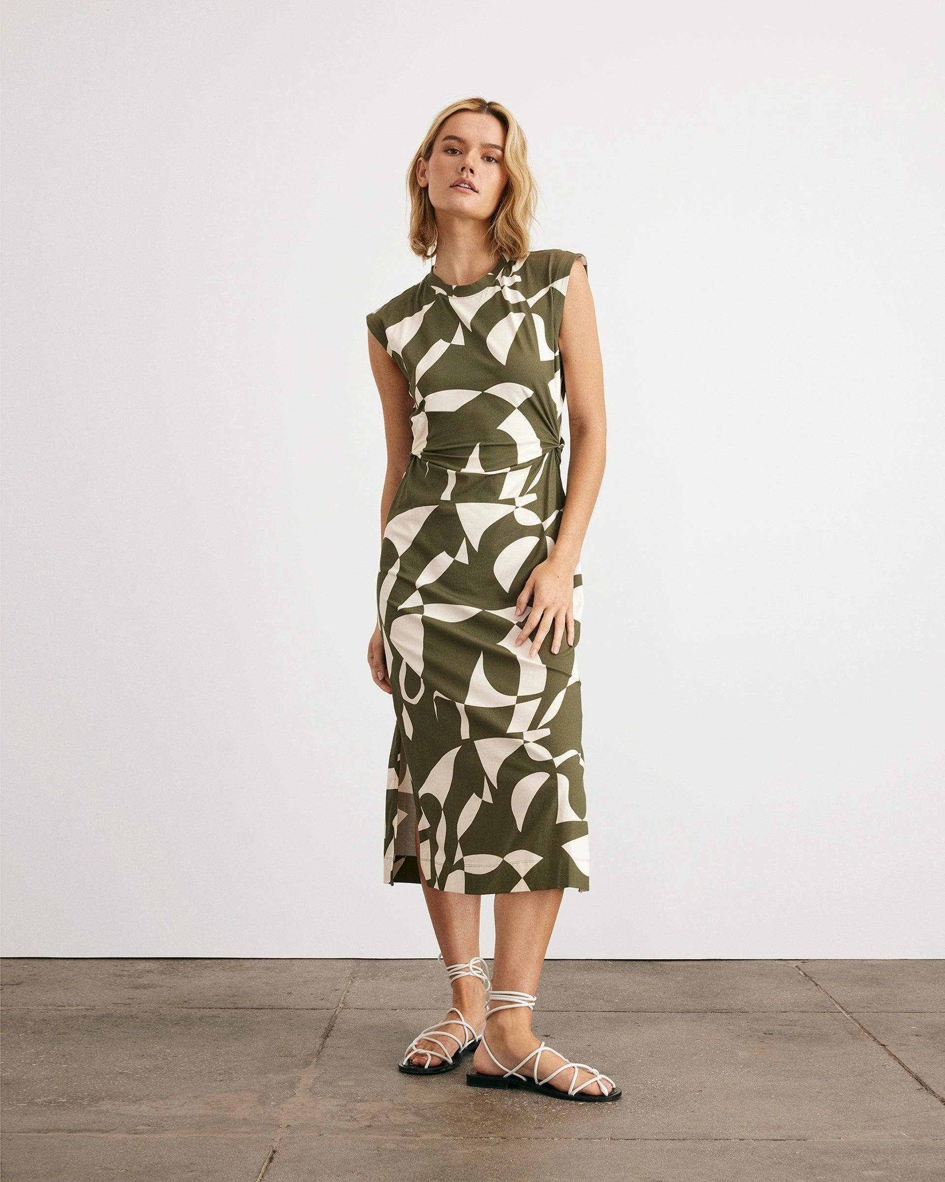 Aurora Dress Sharp Profile