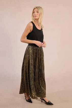 Pleated Metallic Maxi Skirt in Gold Chic Fit