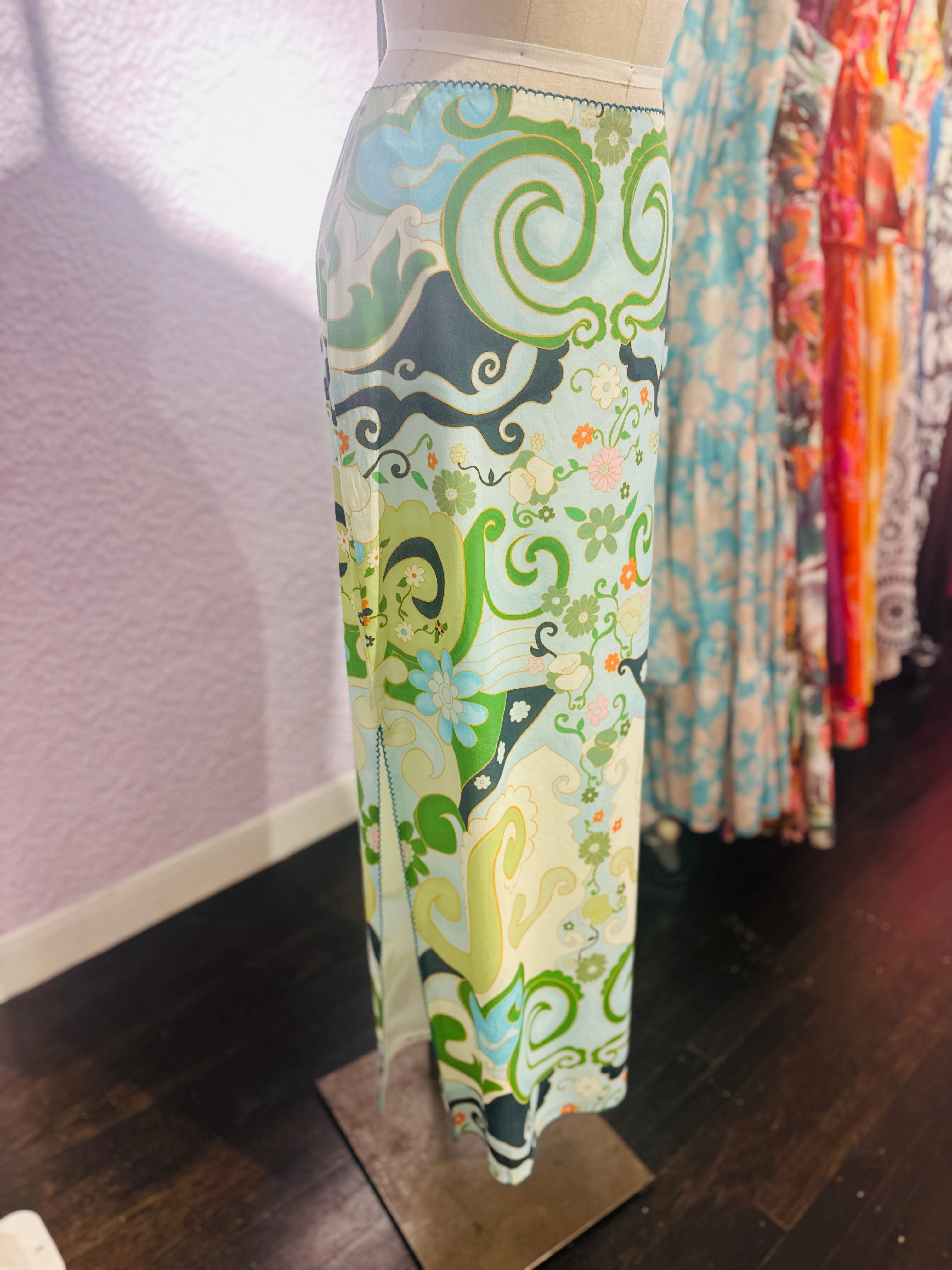 Breezy Outfit Polen Skirt in Anona
