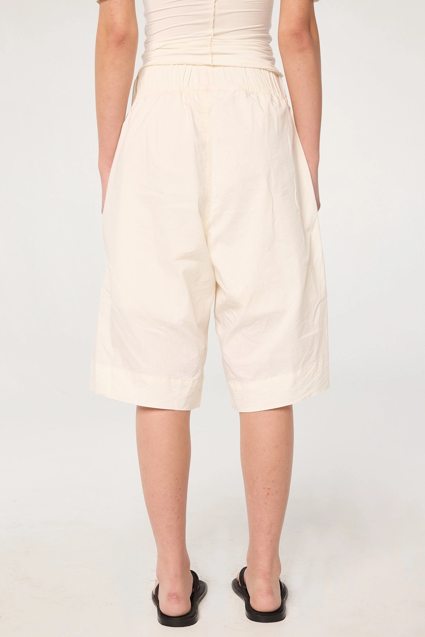 ESSEX SHORT Corduroy texture