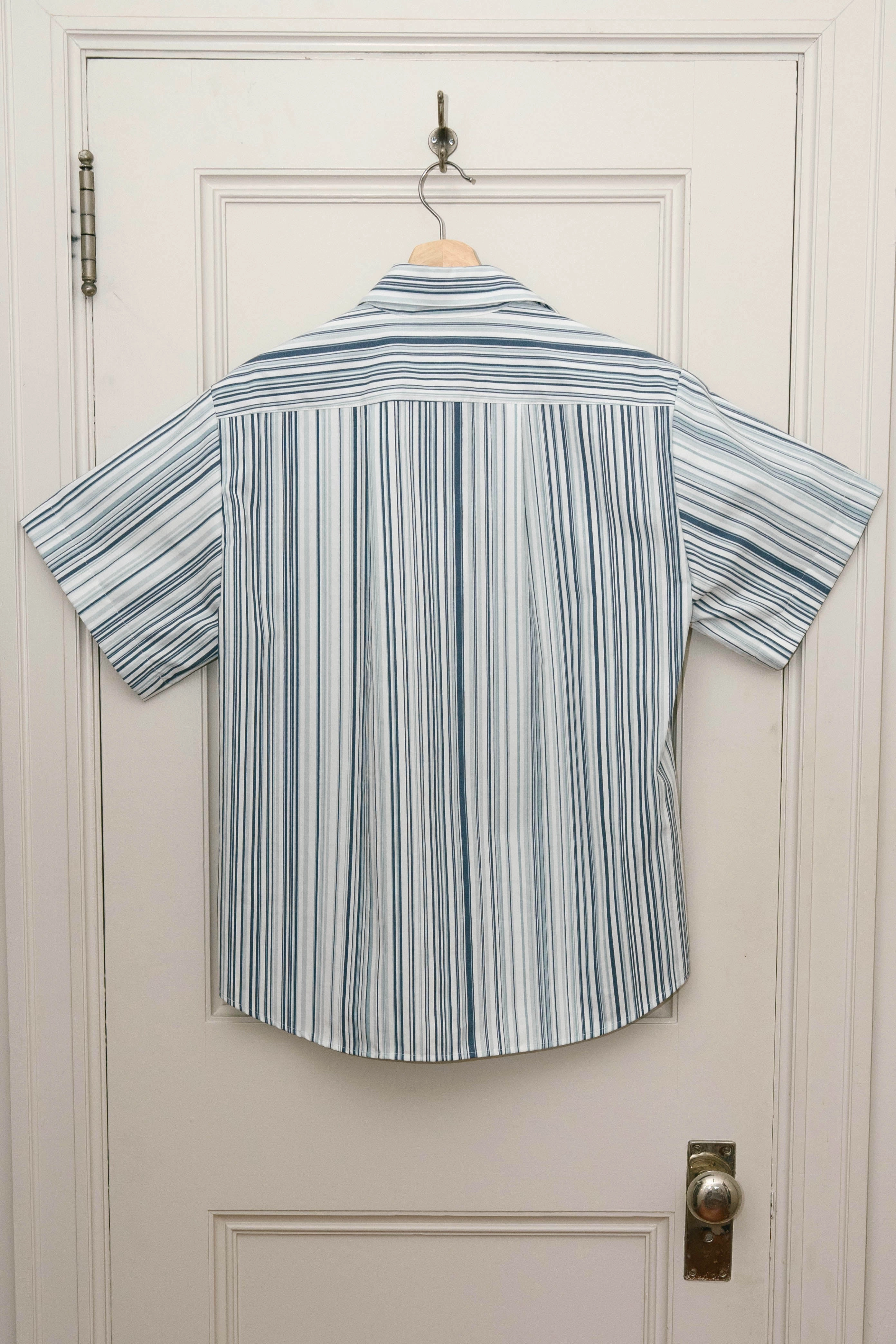Hidden Pocket TaglessLabel Trev Button Down (Sizes S, M)