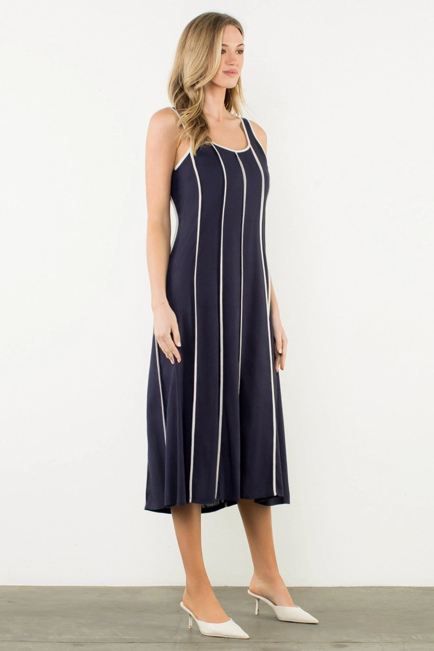 Floral Comfort LACY VERTICAL TRIM SLEEVELESS MIDI DRESS