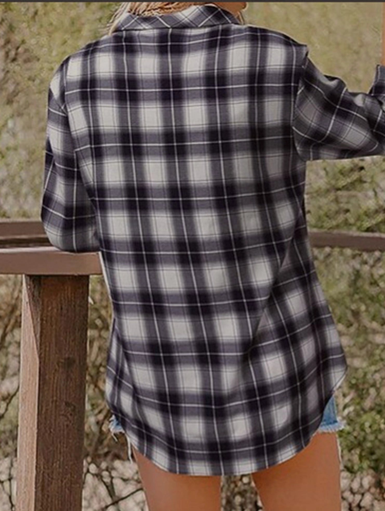 V-neck lapel loose-fitting women's plaid shirt AntiPilling Surface Flexible Cuffs