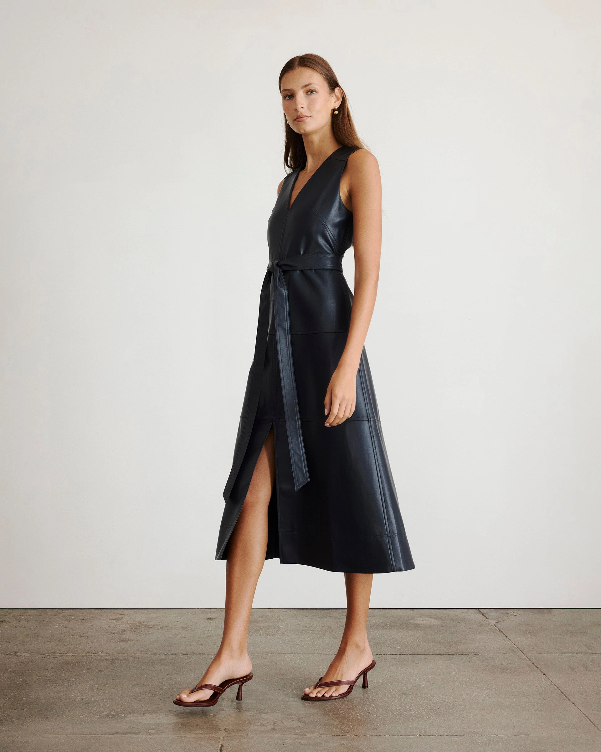 Pure Motion Refined Line Reinella Dress