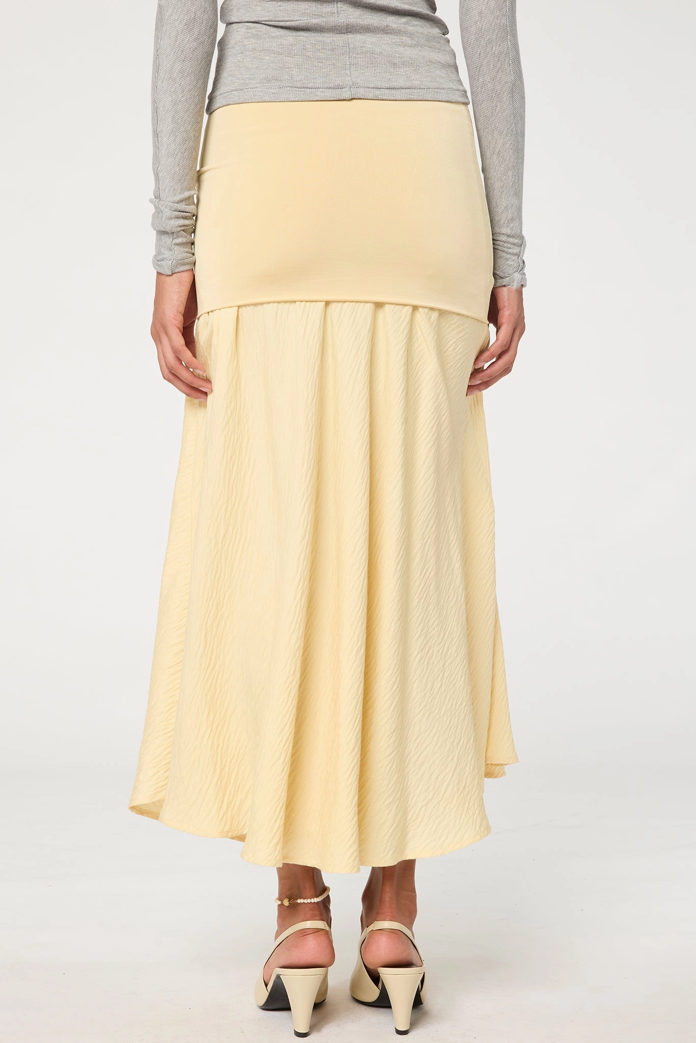 MARI SKIRT Snug Waist Clean Cut