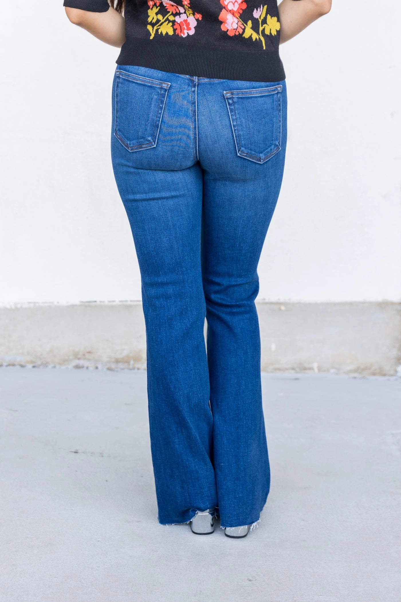 JOCELYN JEANS Stylish Silhouette