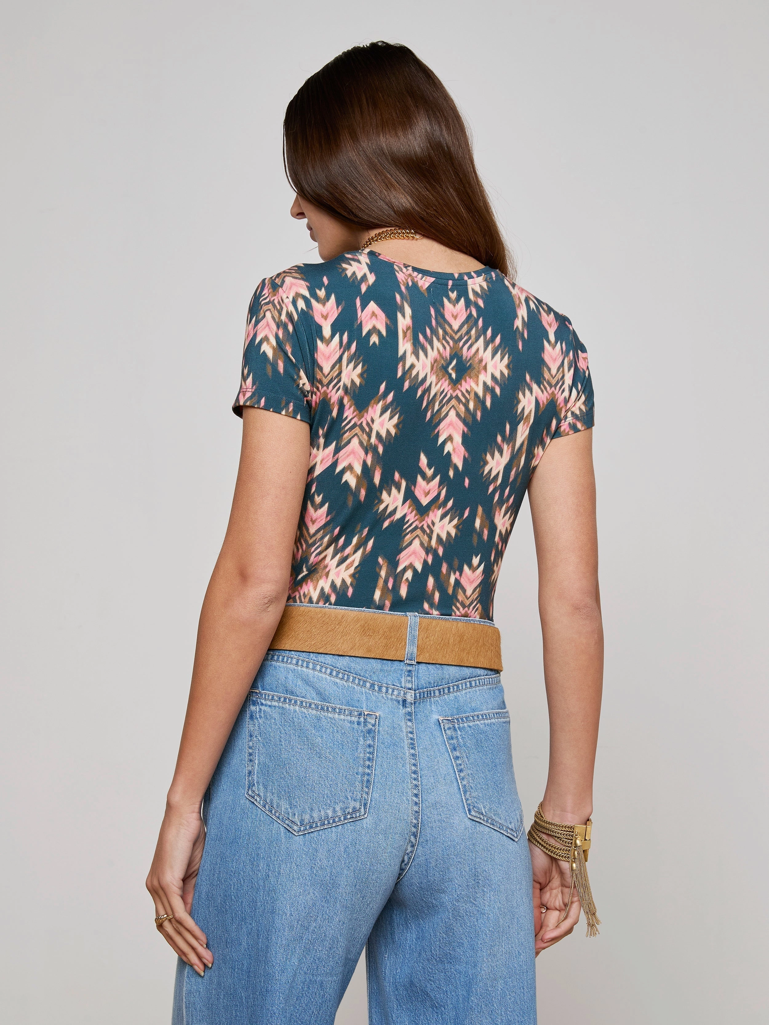 Bound Seam Finish Ressi Fitted Tee Charcoal Multi Ganado Print